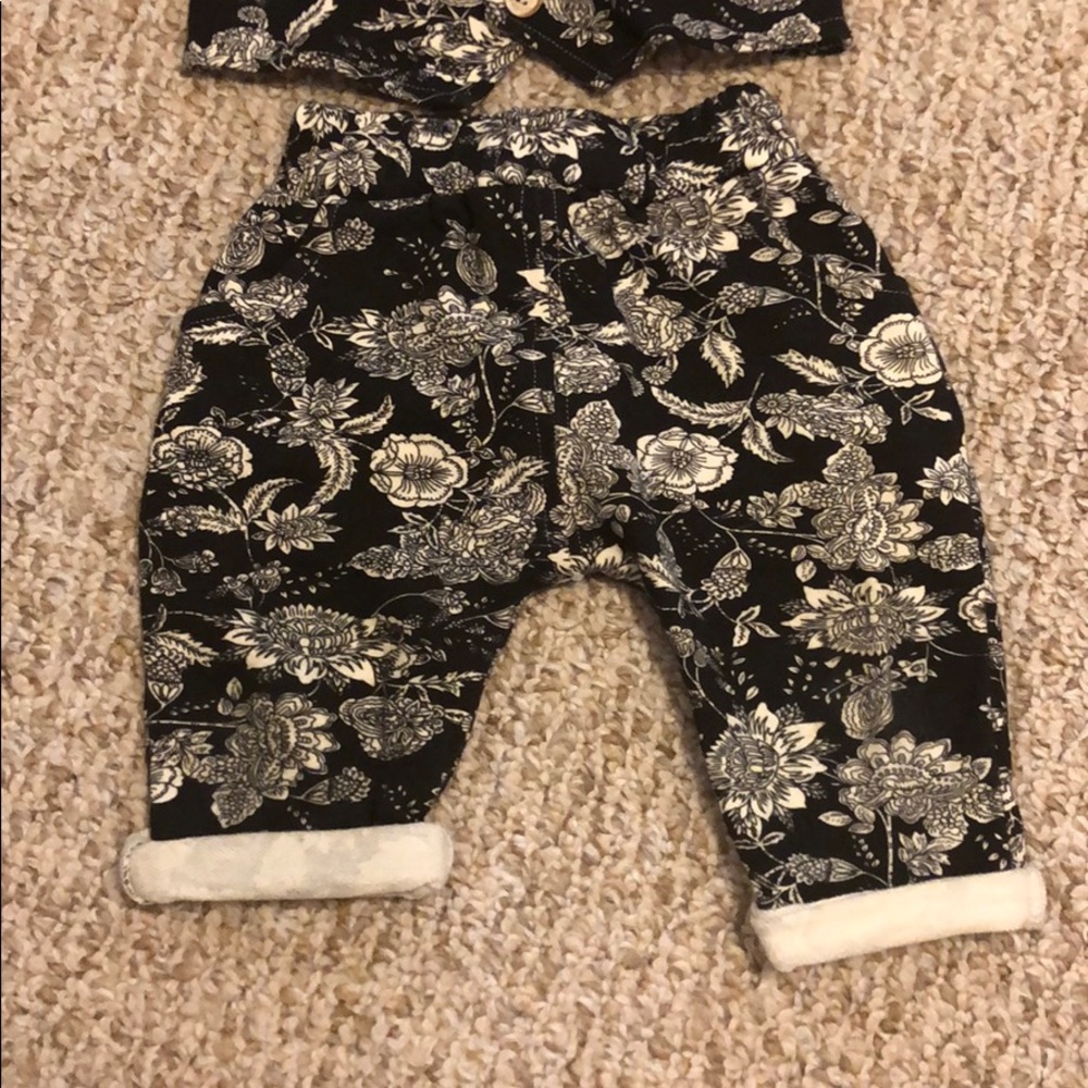 Two piece set - Picture 2 of 6